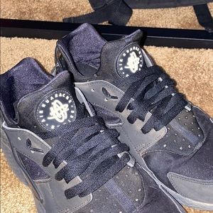 Nike huarache Black on white